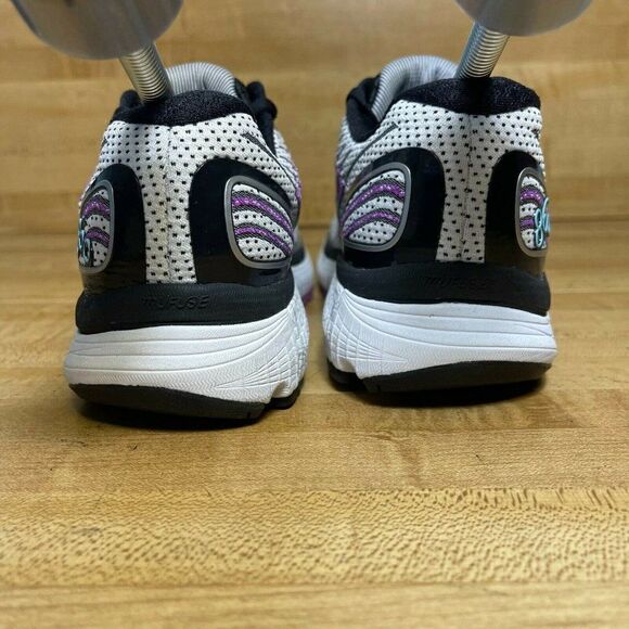 New Balance Womens Low Top Lace Up Running Shoes 6 - Picture 3 of 8